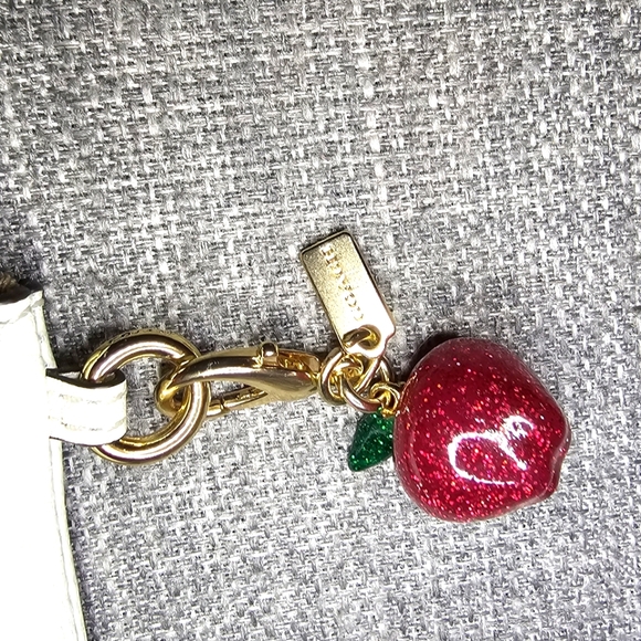 Coach Corner Zip Embossed Chalk Wristlet with Removable Apple Charm NWOT or Box - Picture 7 of 8